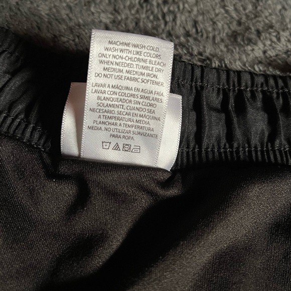 Danskin Now Black/Gray Athletic Shorts with Built in Liner Sz 2x - Picture 7 of 7